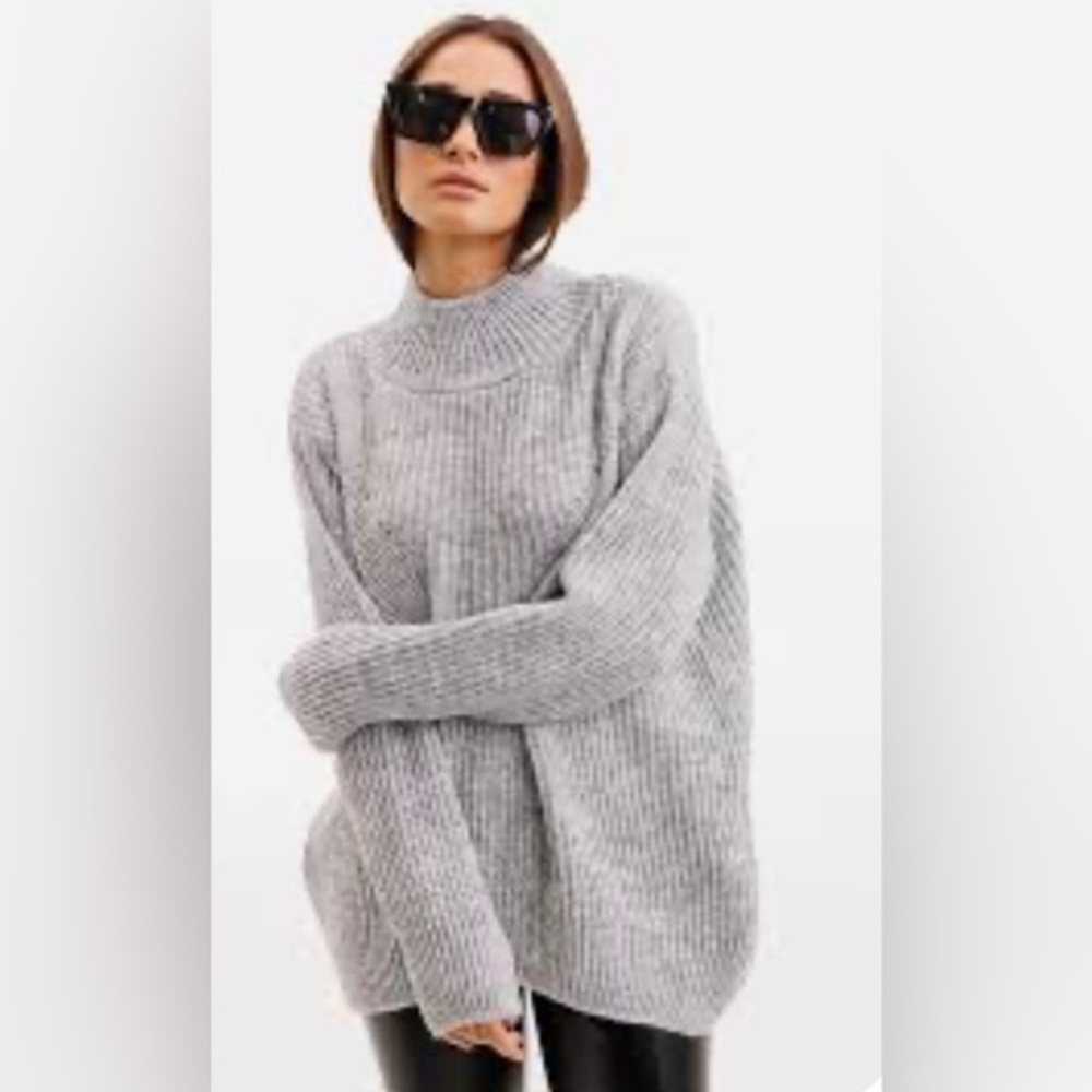 L.O.G.G H& M Gray Mock neck Tunic Sweater size small